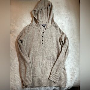 Patagonia hooded sweater - Size S